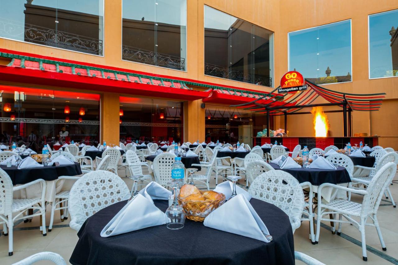 泰坦尼克号宫酒店 洪加達 外观 照片 The restaurant