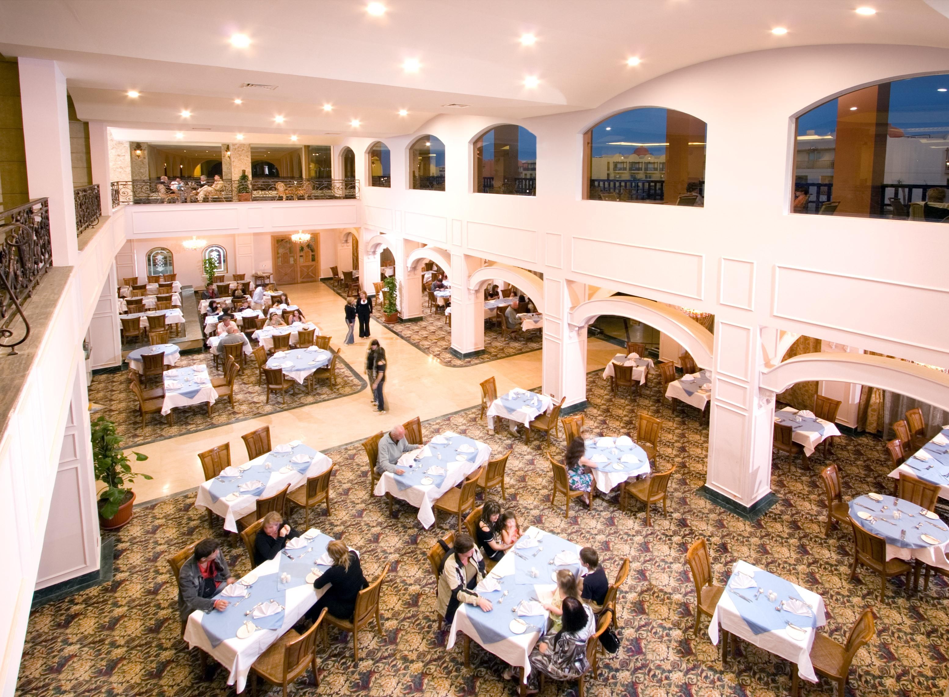 泰坦尼克号宫酒店 洪加達 外观 照片 The restaurant at the hotel